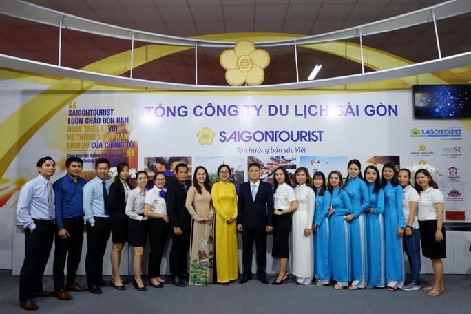 Saigontourist đạt nhiều giải thưởng tại Lễ vinh danh các cá nhân, doanh nghiệp tiêu biểu năm 2019 của du lịch Việt Nam - Ảnh 2. Saigontourist đạt nhiều giải thưởng tại Lễ vinh danh các cá nhân, doanh nghiệp tiêu biểu năm 2019 của du lịch Việt Nam - Ảnh 2.