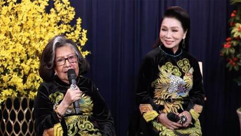 NSND Bạch Tuyết thực hiện trực tuyến chương trình "Gửi người tri âm"