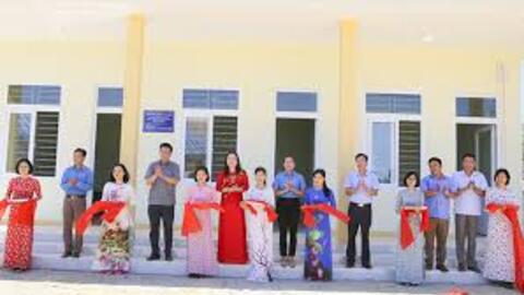 Chăm lo đời sống giáo viên và học sinh khó khăn