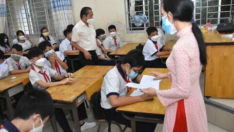Chắt chiu thưởng Tết giáo viên