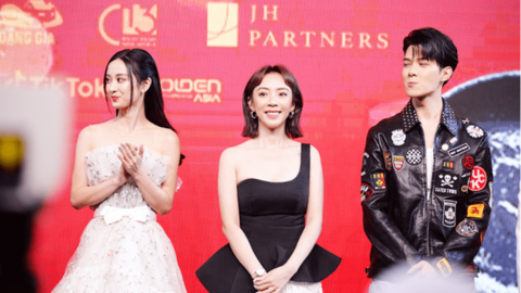 Thu Trang và Jun Vũ đọ dáng