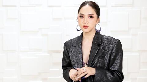 Hương Giang cùng 2 siêu mẫu "đá xéo" nhau