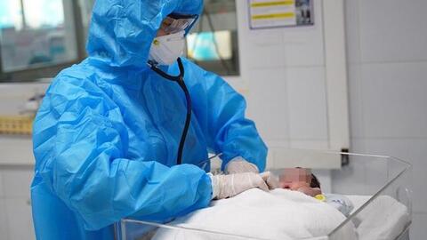 Trẻ nhỏ mắc COVID-19 với triệu chứng nhẹ nhưng sẽ biến chứng khôn lường nếu bố mẹ mắc sai lầm này