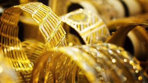 Giá vàng tăng sốc lên gần 65 triệu đồng, có nên chốt lời ngay lúc này?
