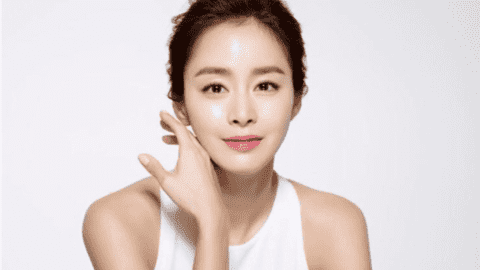 Kim Tae Hee - “quốc bảo nhan sắc” Hàn Quốc: Hơn 40 tuổi vẫn trẻ đẹp nhờ một loại củ mà chị em nào cũng hay mua