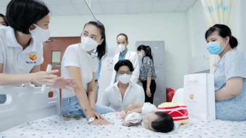 Ngô Thanh Vân - Huy Trần miệt mài sứ mệnh “cứu tim” trẻ em