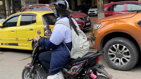 Giá xăng dầu tăng, nhiều người chuyển sang xe điện