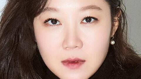 Gong Hyo Jin - phù dâu may mắn: Ngoài 40 tuổi vẫn cực trẻ đẹp nhờ skinkcare bằng 1 chiếc thìa