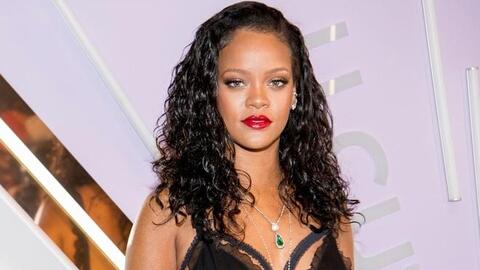 Rihanna trở thành nữ ca sĩ giàu nhất thế giới