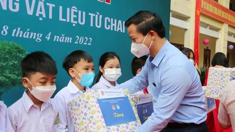 Bắc Ninh bàn giao công trình sử dụng vật liệu từ chai nhựa tại trường tiểu học
