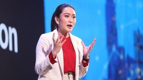 Con gái ông Thaksin: “Ngôi sao” của đêm đại hội đảng Pheu Thai