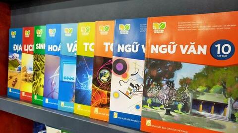 Vì sao giá SGK mới tăng 200-300% so với chương trình hiện hành?