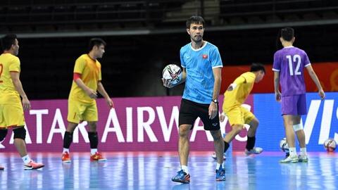 Tuyển futsal Việt Nam quyết thắng ngày ra quân