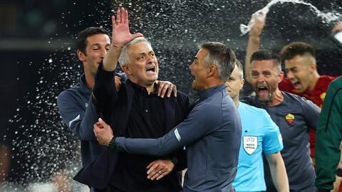 AS Roma vô địch Europa Conference League, Jose Mourinho lập kỳ tích