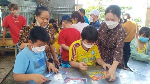 Sân chơi cuối tuần cho công nhân và con công nhân