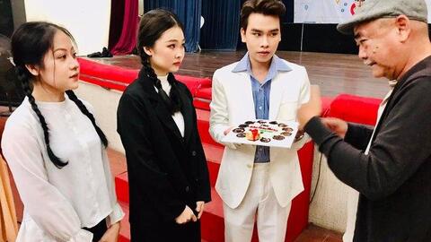 NSND Việt Anh đưa "chuyến đò cuối" với "Khúc trầm hương"