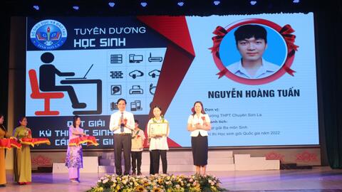 Sơn La: Tuyên dương hơn 250 giáo viên, học sinh xuất sắc