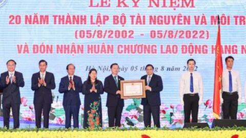 Đà tăng trưởng tốt, thách thức còn nhiều
