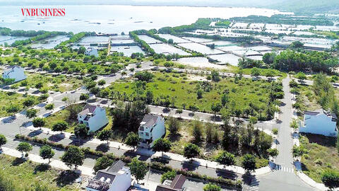 Nhà đầu tư ngóng sóng quy hoạch để "thoát hàng"