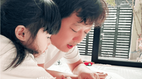 Nhã Phương than thở: "Có phải tôi đẻ thuê không?"
