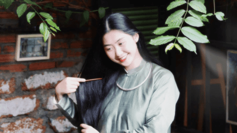 "Đối thủ" nặng ký của Trần Tiểu Vy sau 5 năm Hoa hậu Việt Nam: Nữ tiếp viên hàng không xinh đẹp đã lấy chồng