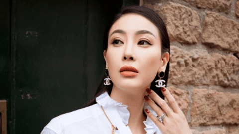 Tròn 46 tuổi, đăng qua Hoa hậu sau hơn 3 thập kỷ, Hà Kiều Anh vẫn gây sốt bởi sắc vóc trẻ đẹp khó tin