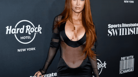 Megan Fox lại gây sốt với đầm xuyên thấu