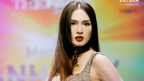 Giám khảo siêu hot The Face Việt Nam - Anh Thư: U50 vẫn sở hữu cơ bụng số 11 nhờ ăn một loại quả rẻ tiền