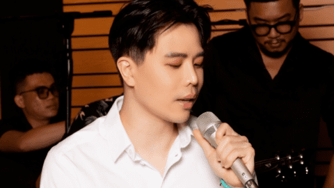 Trịnh Thăng Bình bụi bặm với tóc dài, móng tay đen