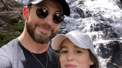 “Đội trưởng Mỹ” Chris Evans cưới kín mỹ nhân kém tuổi