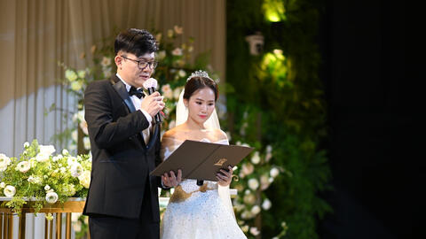 Cô dâu Việt xinh đẹp cưới chồng Hàn, được mẹ chồng cưng chiều như công chúa