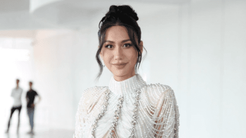 Lynk Lee diện trang sức lấp lánh, khoe visual sang "chảnh"