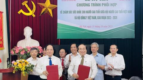 Khám, tư vấn sức khoẻ miễn phí cho người cao tuổi