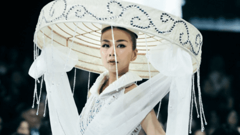 Thanh Hằng lần đầu trở lại sàn diễn sau đám cưới