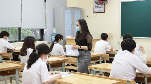 Từ năm 2025, thi tốt nghiệp THPT chỉ 4 môn