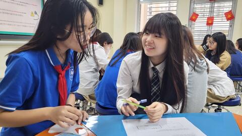 Những tiết học khó quên của học sinh Việt - Hàn
