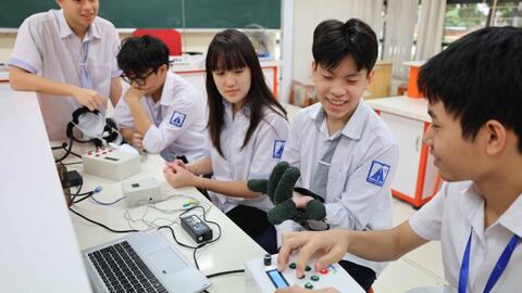 Thiết bị hỗ trợ phục hồi chức năng của học sinh trường Ams