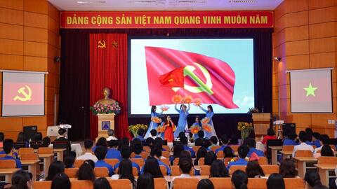 Học sinh thứ 13 của trường Ams được kết nạp Đảng