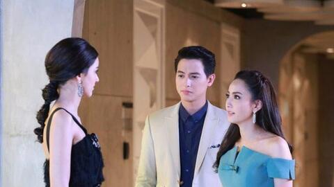 Cô bạn thân xinh đẹp tới nhà ăn tối, nghe lỏm chồng nói với bạn một câu tôi chỉ muốn ly hôn