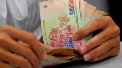 Loạt ngân hàng tăng lãi suất: Gửi 800 triệu kỳ hạn 6 tháng được nhiều nhất bao nhiêu tiền lãi?