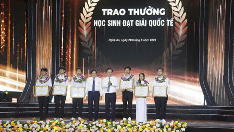 Nghệ An tuyên dương 195 học sinh đạt thành tích xuất sắc năm 2025