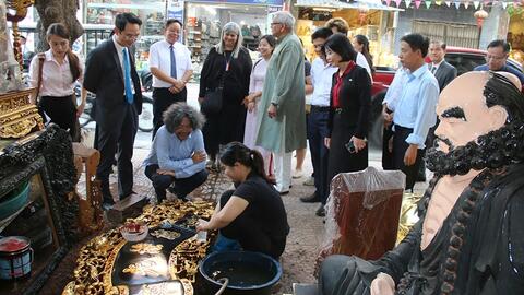 Làng nghề Hà Nội chinh phục khách quốc tế