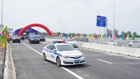 Chính thức thông toàn tuyến đường bộ cao tốc Bắc - Nam phía Đông