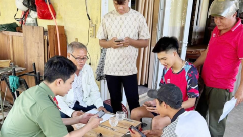 <a href="/so-hoa" title="Số hóa" rel="dofollow">Số hóa</a>