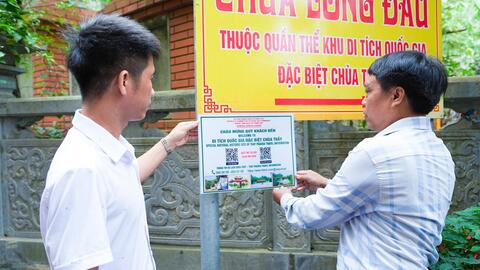 Thay hướng dẫn viên bằng mã QR tại Chùa Thầy: Bước chuyển sang du lịch thông minh