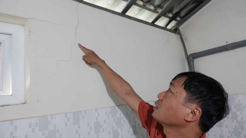 Yêu cầu bồi thường dứt điểm nhà dân bị nứt do thi công Quốc lộ 8A