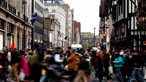 Anh: Nguy cơ suy thoái đe dọa việc làm của hàng trăm nghìn người