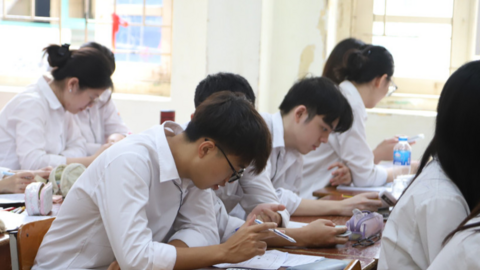 Thi tốt nghiệp THPT năm 2026: Ngày càng nhiều học sinh rời xa các môn khoa học tự nhiên