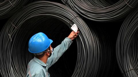 Giá vật liệu có thể tăng gần 100%, Bộ Xây dựng ra hướng dẫn điều chỉnh hợp đồng cho nhà thầu