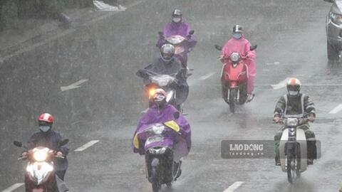 Dự báo khu vực sắp mưa dông đêm nay, có nơi mưa rất to trên 80mm